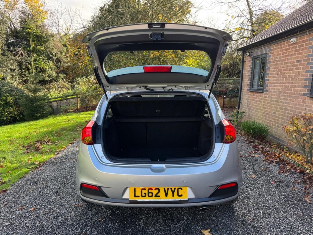 KIA CEED 1.6 CRDi EcoDynamics 2 Euro 5 (s/s) 5dr 2012