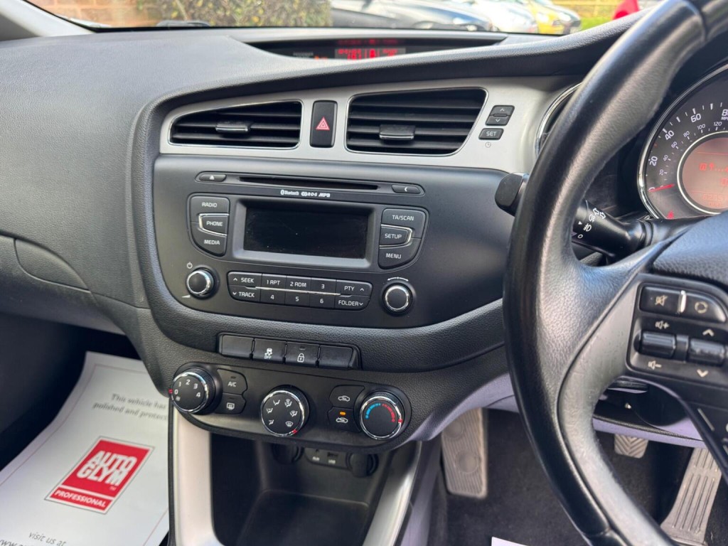 KIA CEED 1.6 CRDi EcoDynamics 2 Euro 5 (s/s) 5dr 2012