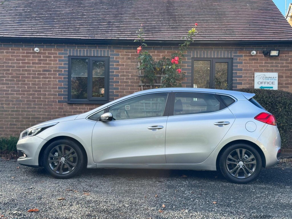 KIA CEED 1.6 CRDi EcoDynamics 2 Euro 5 (s/s) 5dr 2012