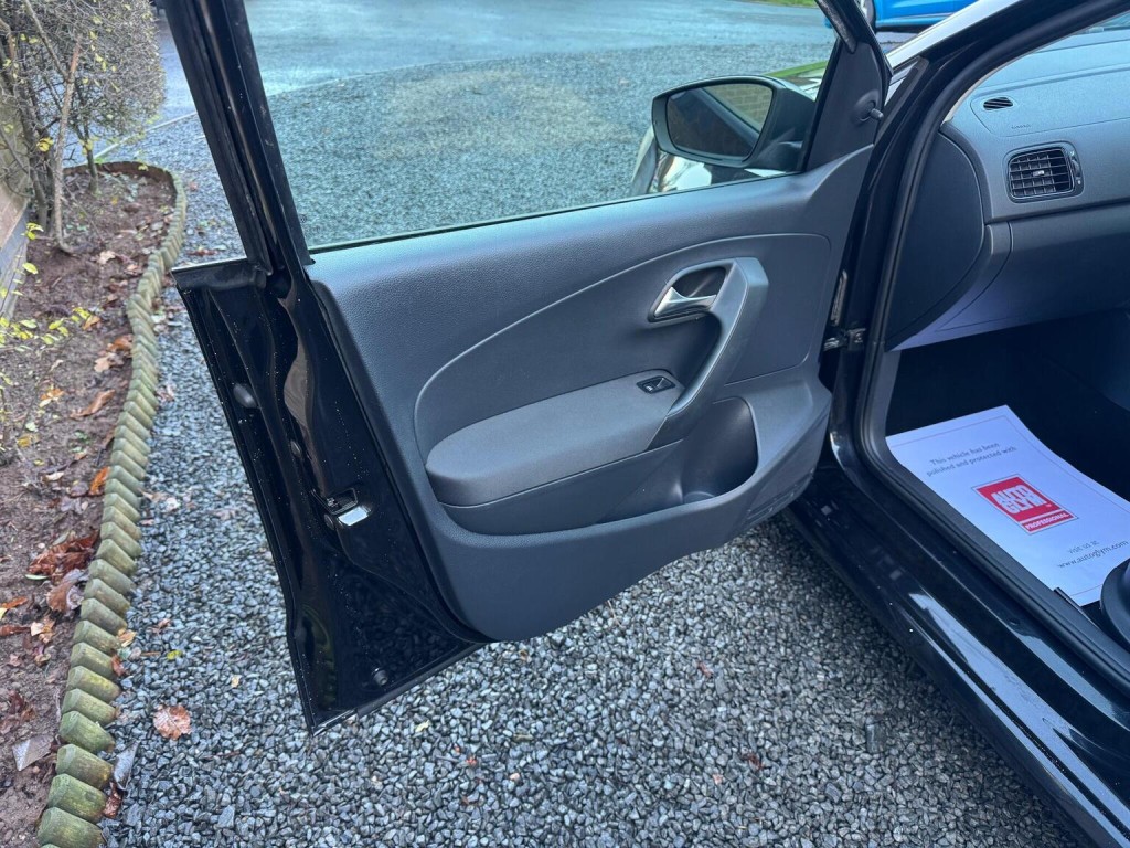 VOLKSWAGEN POLO 1.2 S Euro 5 5dr (A/C) 2011