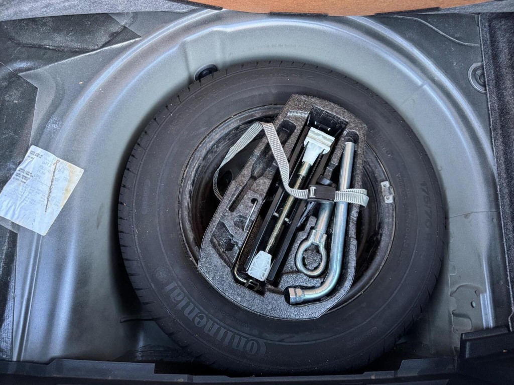 VOLKSWAGEN POLO 1.2 S Euro 5 5dr (A/C) 2011