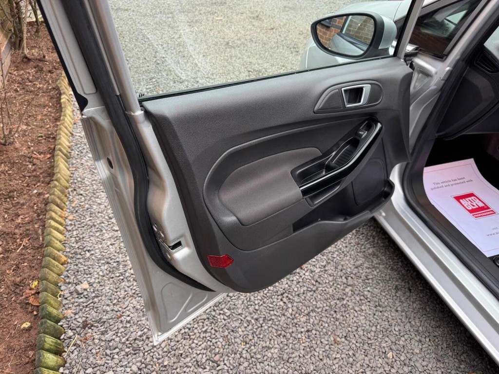 FORD FIESTA 1.0T EcoBoost Zetec Euro 5 (s/s) 5dr 2014