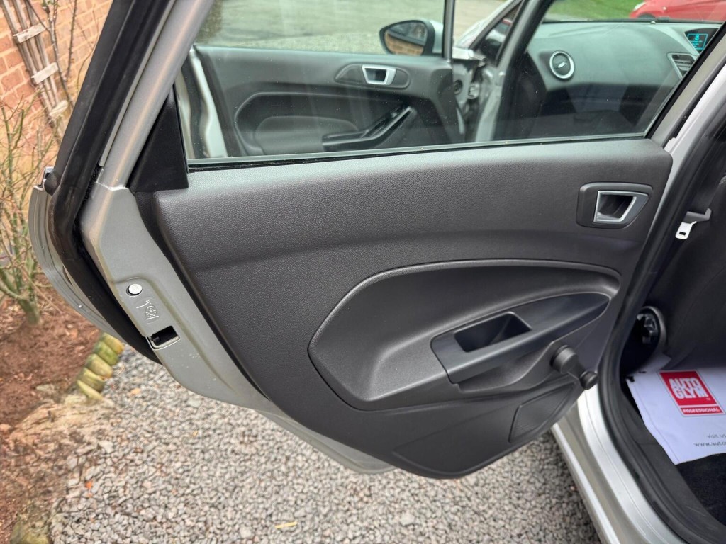 FORD FIESTA 1.0T EcoBoost Zetec Euro 5 (s/s) 5dr 2014