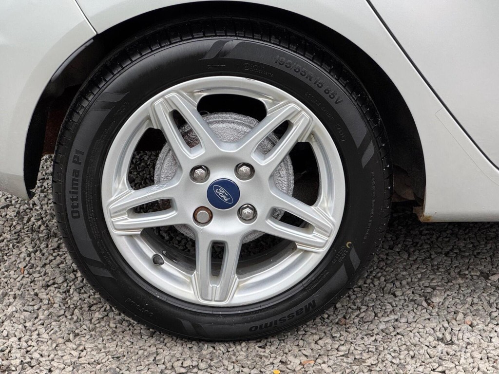 FORD FIESTA 1.0T EcoBoost Zetec Euro 5 (s/s) 5dr 2014