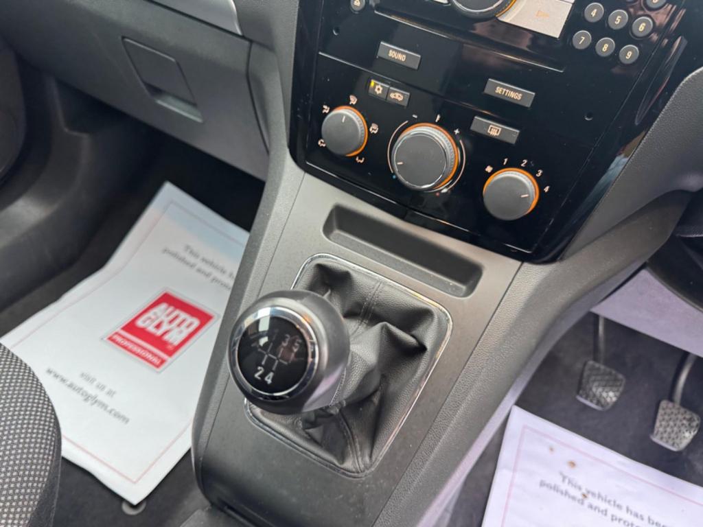 VAUXHALL ZAFIRA 1.6 16V Exclusiv Euro 5 5dr 2013