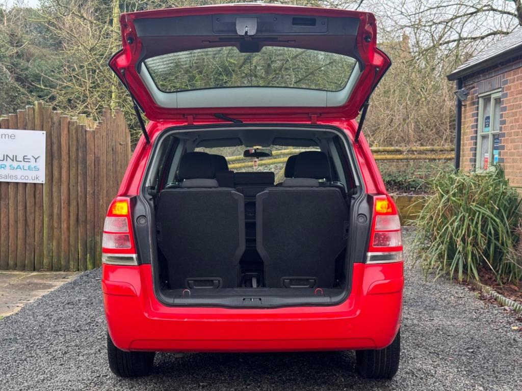 VAUXHALL ZAFIRA 1.6 16V Exclusiv Euro 5 5dr 2013