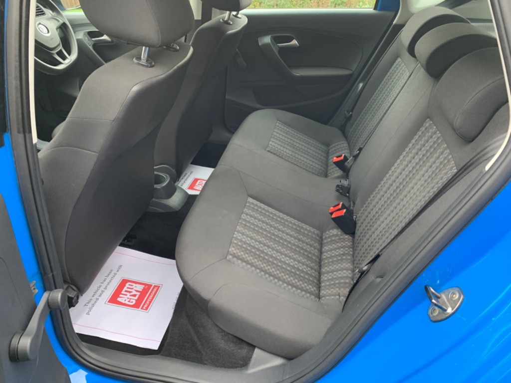 VOLKSWAGEN POLO S AC 2015