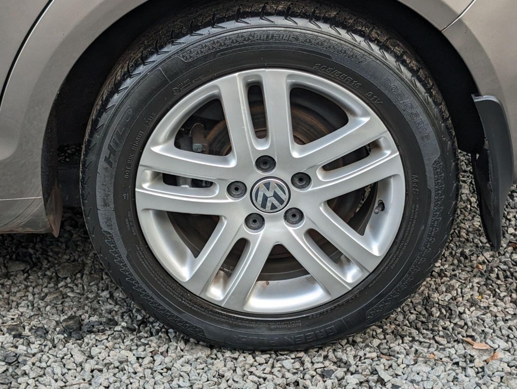 VOLKSWAGEN GOLF PLUS 1.6 TDI BlueMotion SE Euro 5 ss 5dr 2010