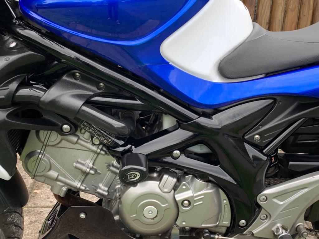 SUZUKI Gladius 650 650 SVF 2014