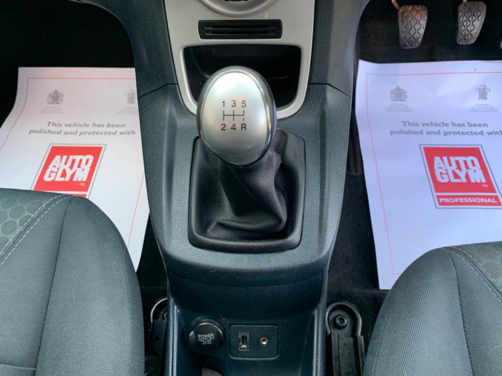 FORD FIESTA 1.25 Centura 5dr 2011