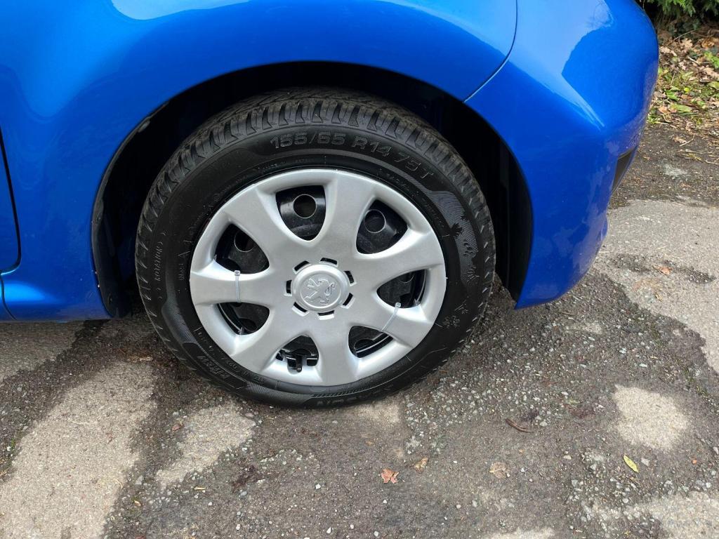 PEUGEOT 107