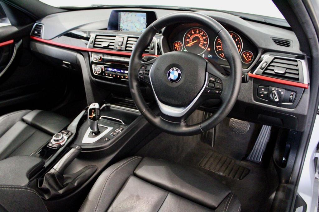 BMW 3 SERIES