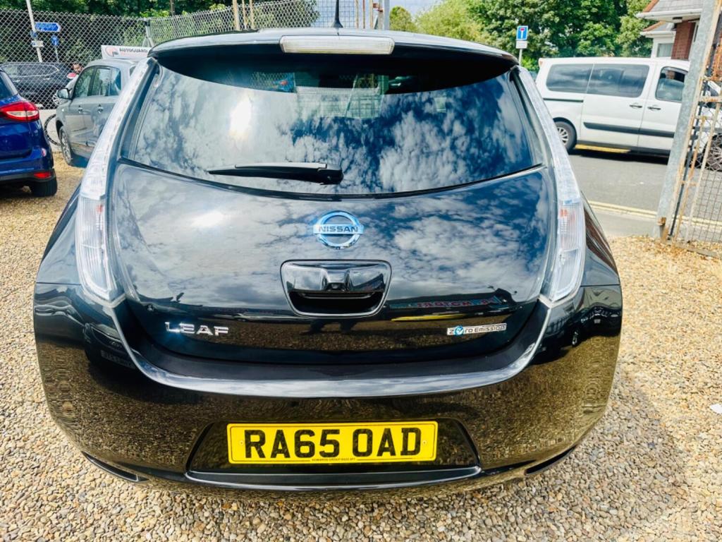NISSAN LEAF