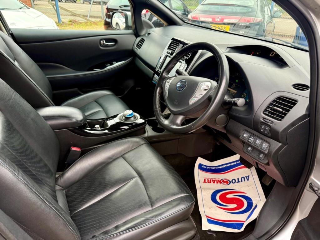 NISSAN LEAF