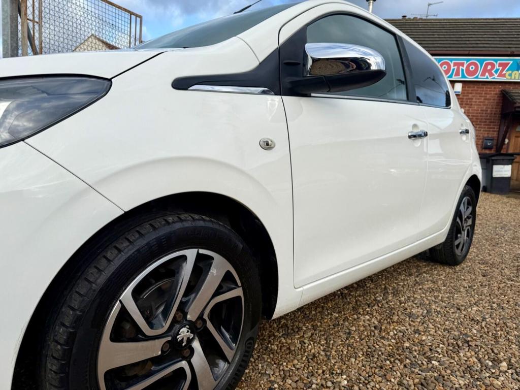 PEUGEOT 108