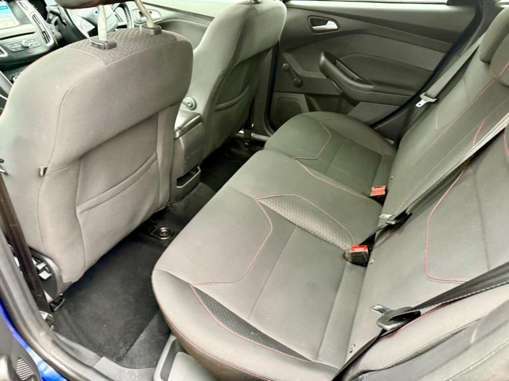 FORD FOCUS