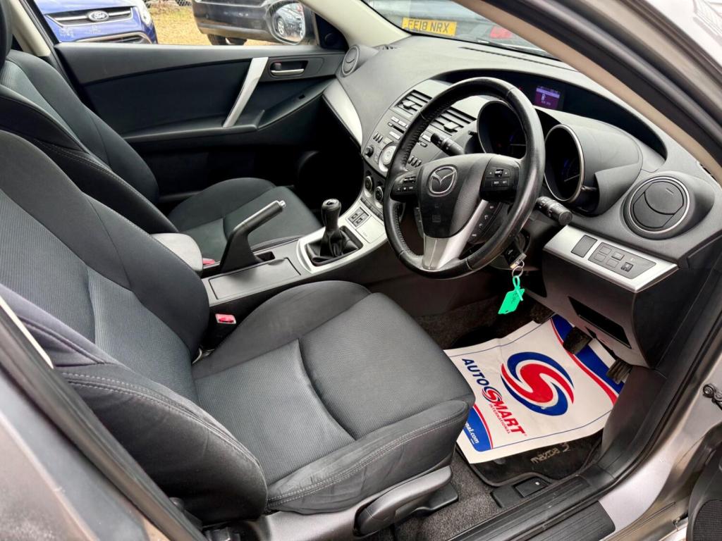 MAZDA MAZDA3