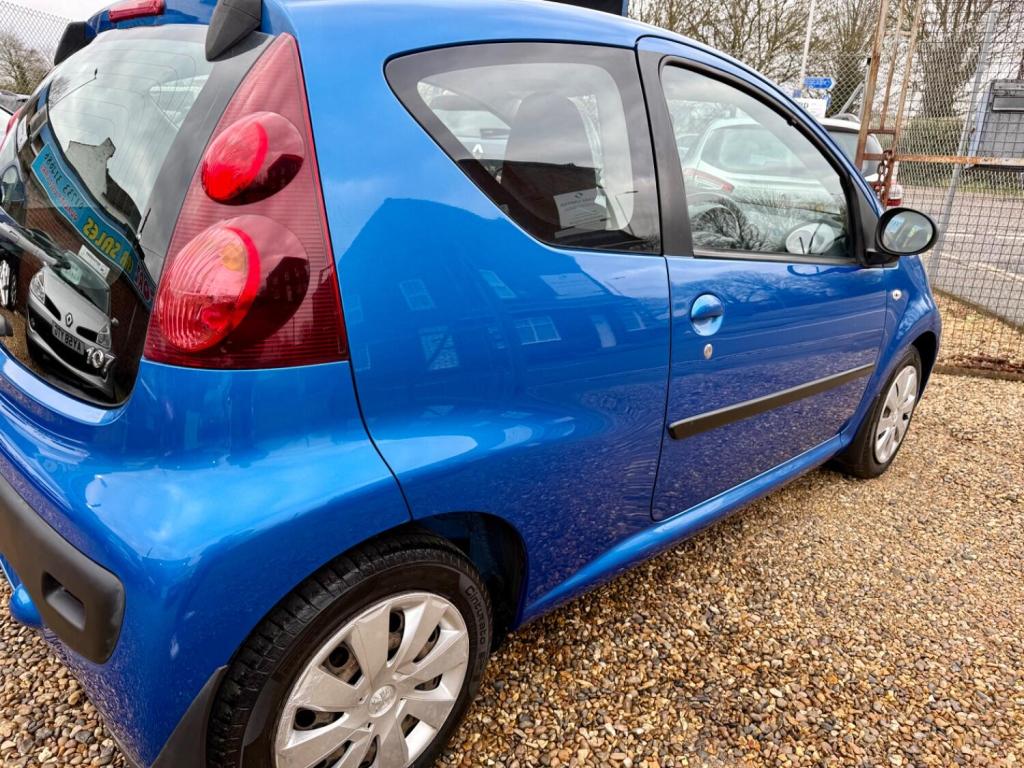 PEUGEOT 107