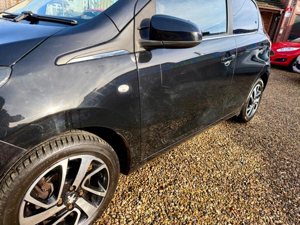 PEUGEOT 108