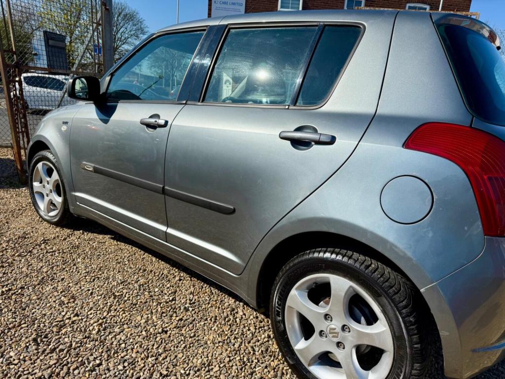 SUZUKI SWIFT