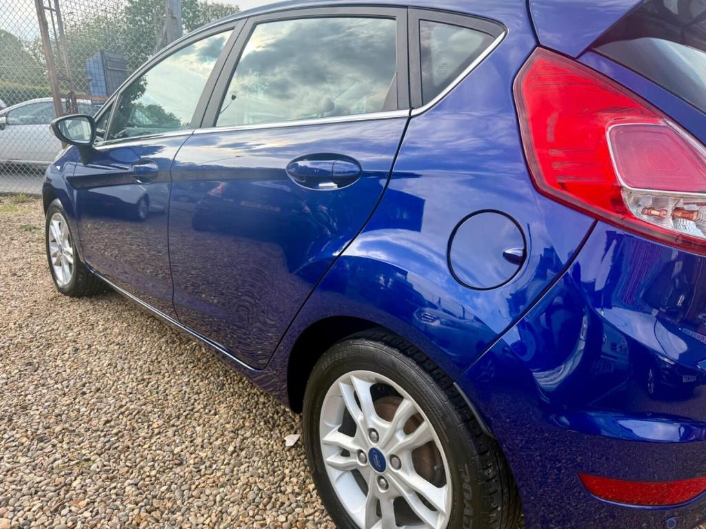 FORD FIESTA