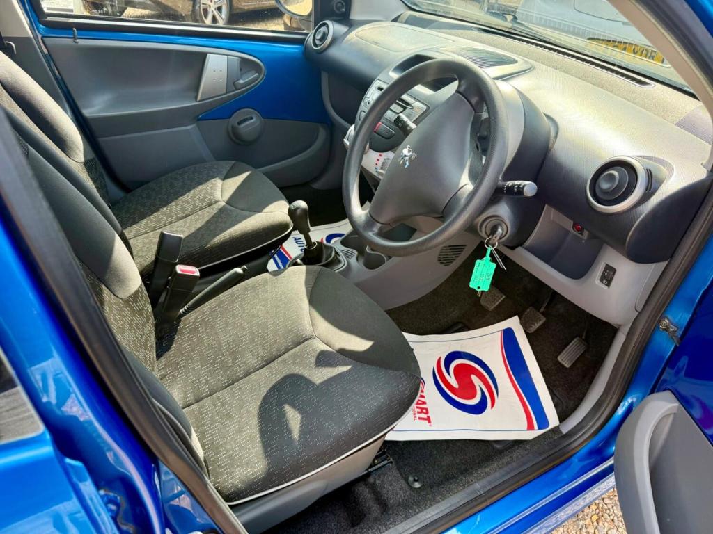 PEUGEOT 107