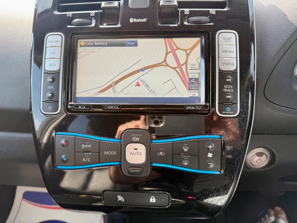 NISSAN LEAF