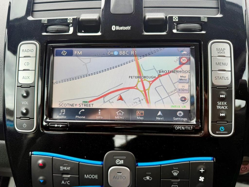 NISSAN LEAF