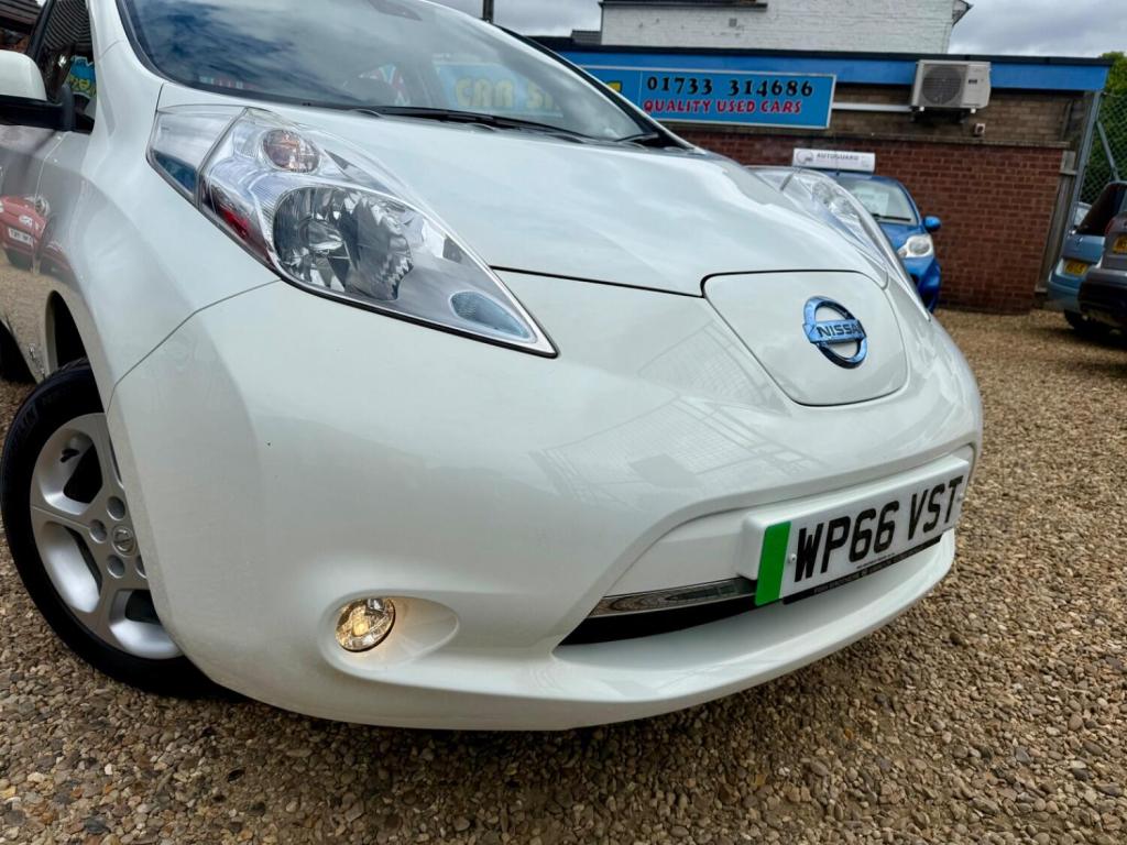 NISSAN LEAF