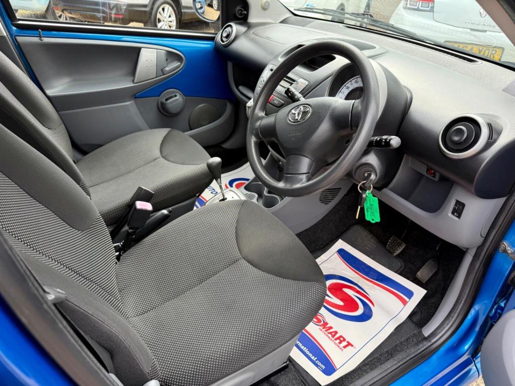 TOYOTA AYGO