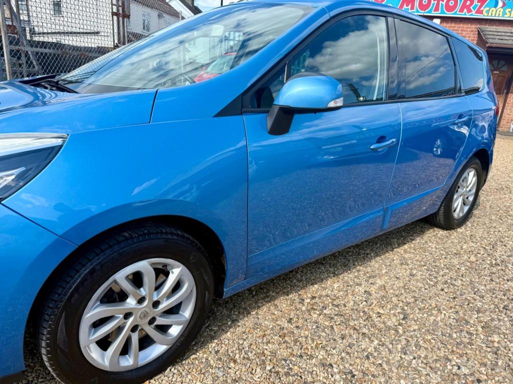 RENAULT GRAND SCENIC