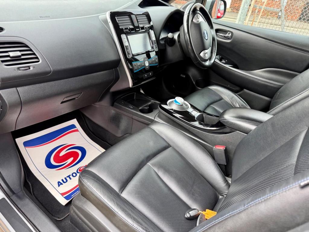 NISSAN LEAF