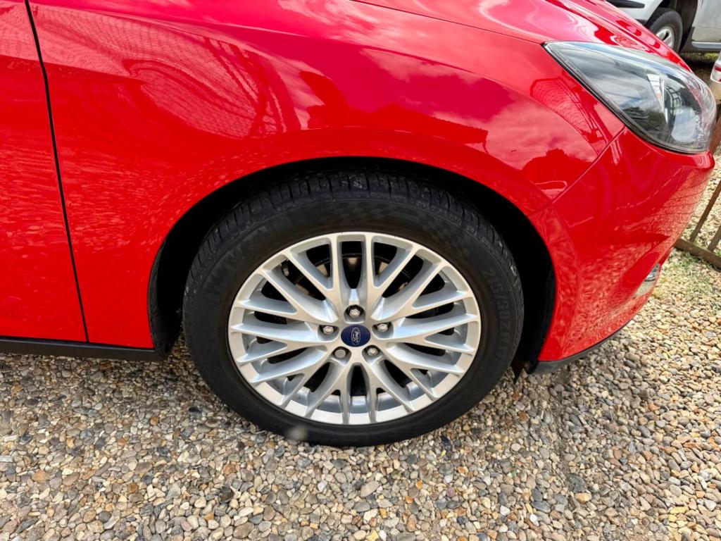 FORD FOCUS