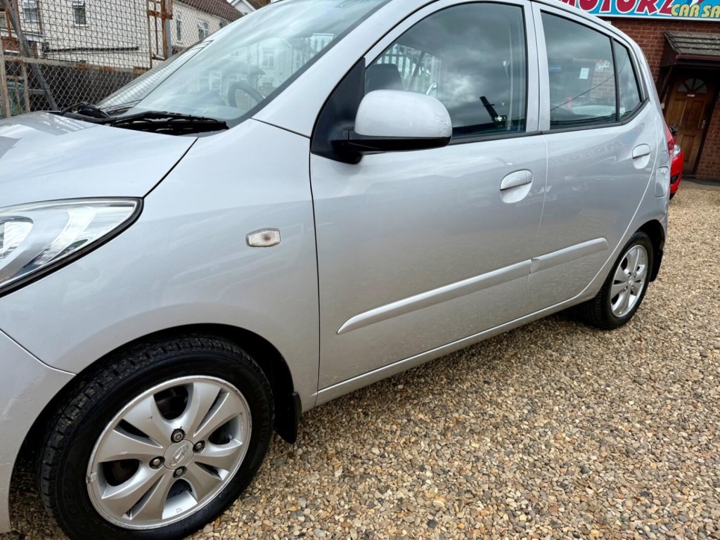 HYUNDAI I10
