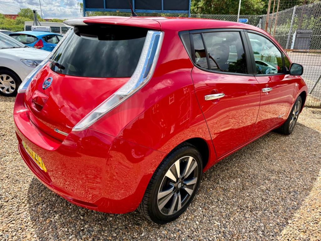 NISSAN LEAF