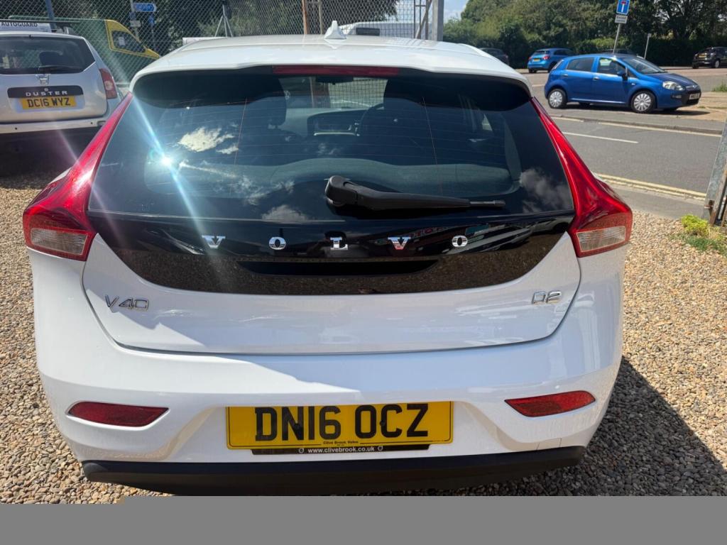 VOLVO V40