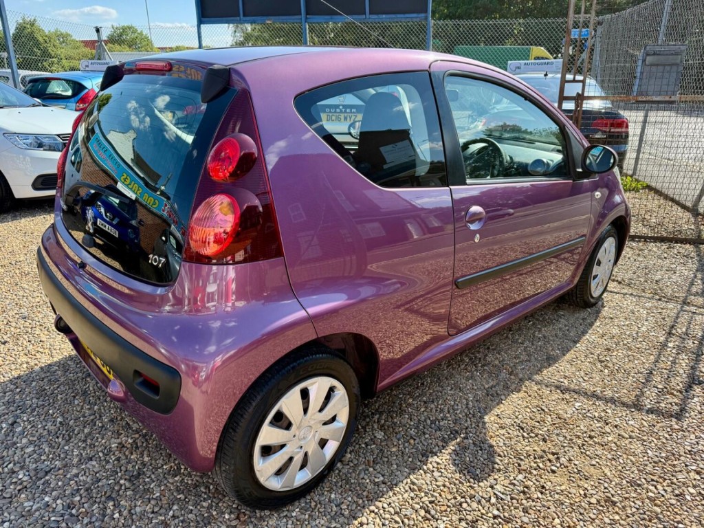 PEUGEOT 107
