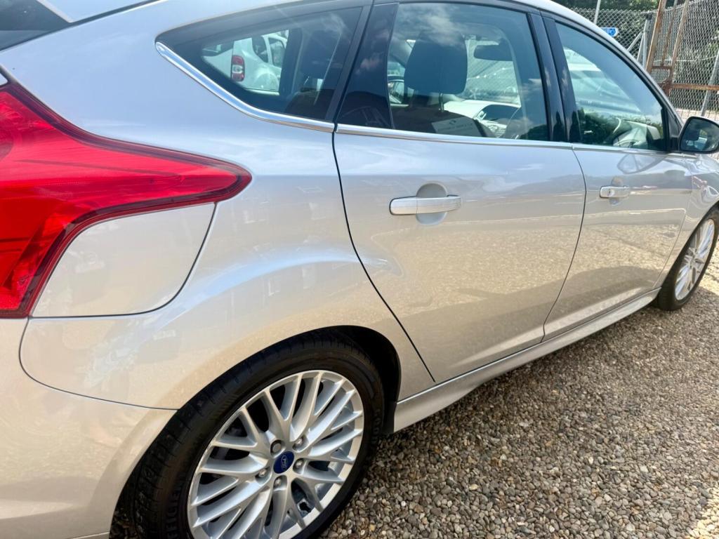 FORD FOCUS