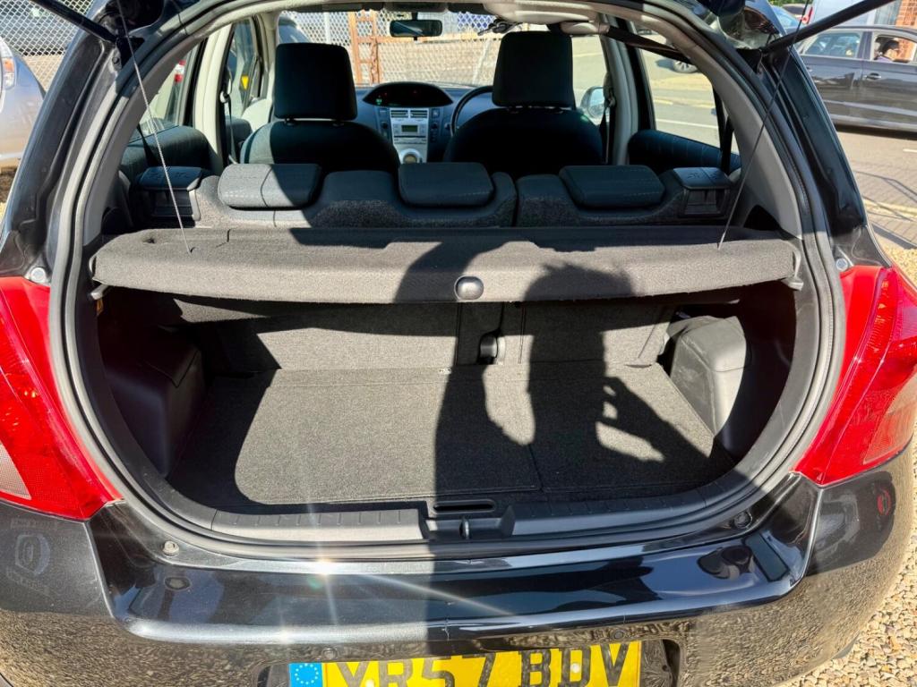 TOYOTA YARIS
