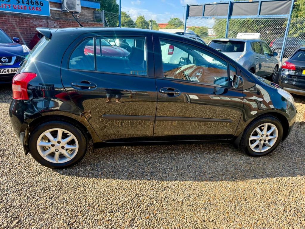 TOYOTA YARIS