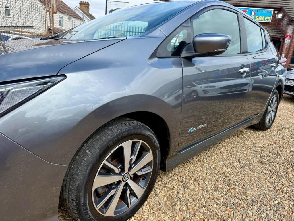 NISSAN LEAF