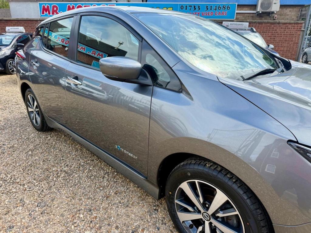 NISSAN LEAF