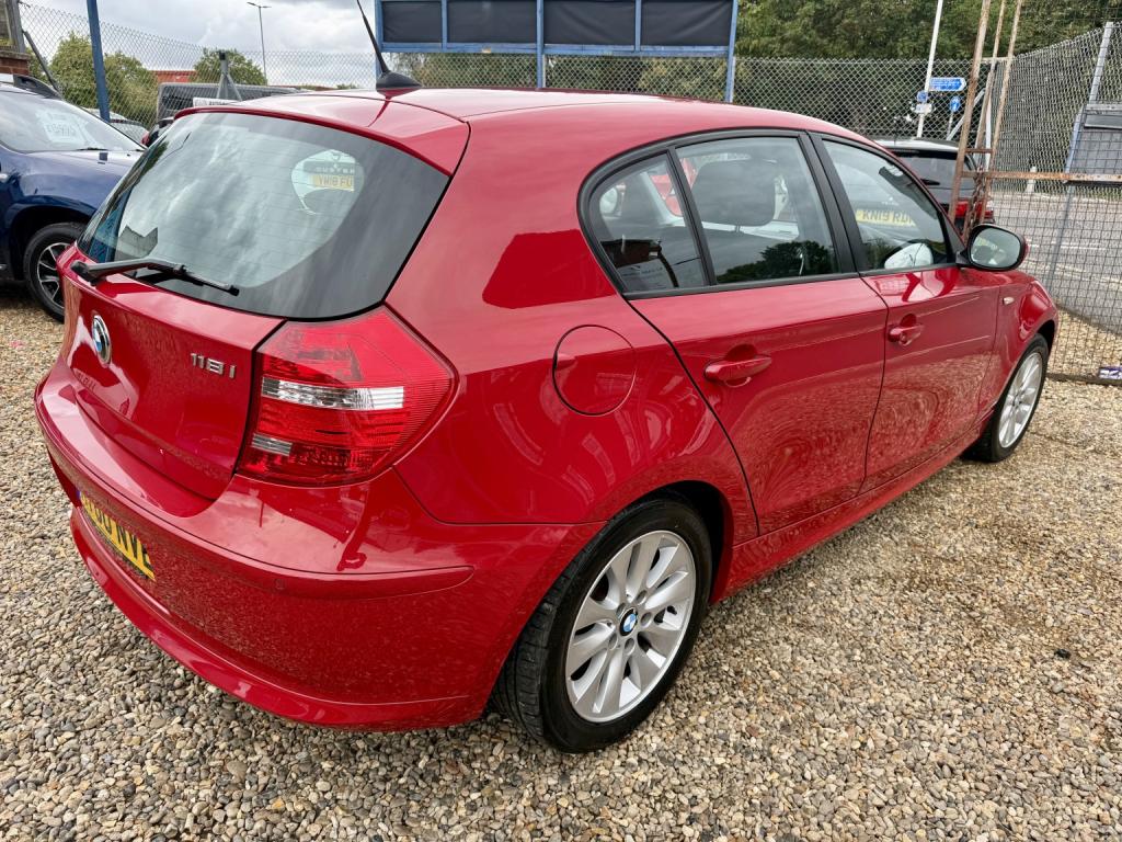 BMW 1 SERIES
