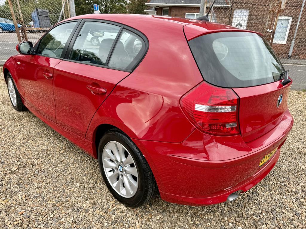 BMW 1 SERIES