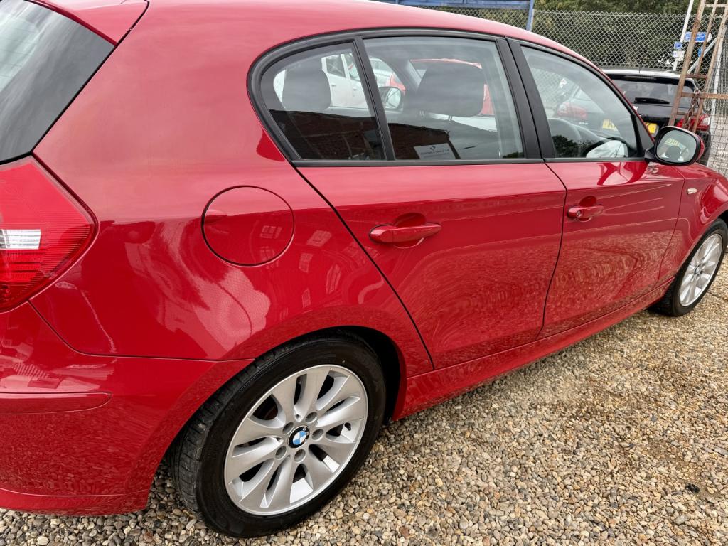 BMW 1 SERIES