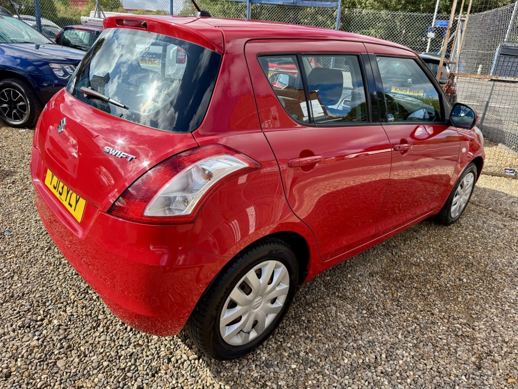 SUZUKI SWIFT