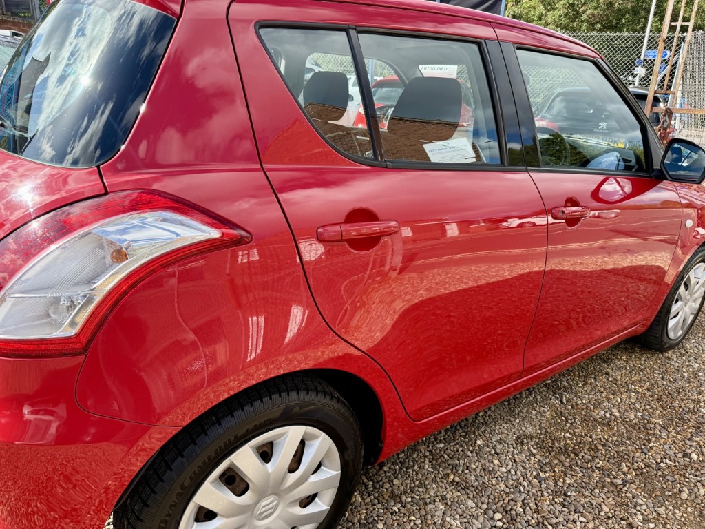SUZUKI SWIFT