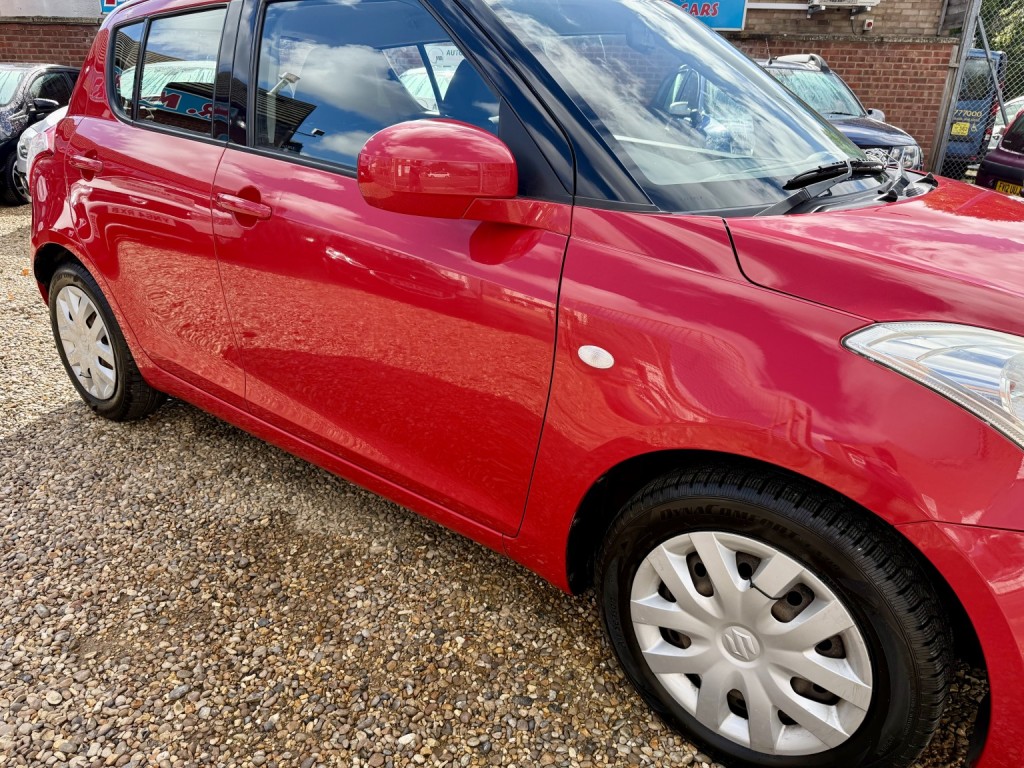 SUZUKI SWIFT
