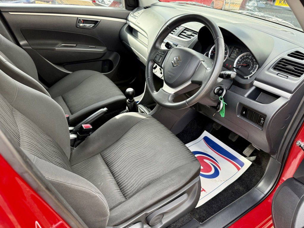 SUZUKI SWIFT