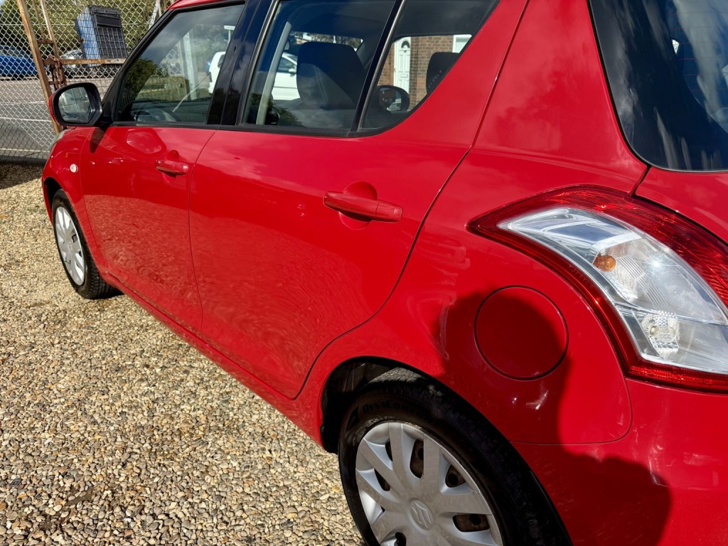 SUZUKI SWIFT